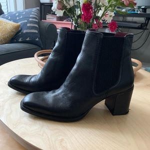 BLACK ZARA SQUARE TOE LEATHER PLATFORM BOOTIES
